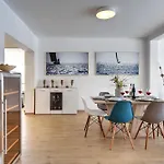 Klen For 15 People Near With Jacuzzi And Children Playgorund Pula