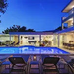 Vila Klen For 15 People Near With Jacuzzi And Children Playgorund Pula