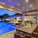 Klen For 15 People Near With Jacuzzi And Children Playgorund * Pula