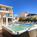 Vila Klen For 15 People Near With Jacuzzi And Children Playgorund *