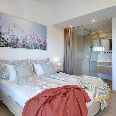 Klen For 15 People Near With Jacuzzi And Children Playgorund * Pula