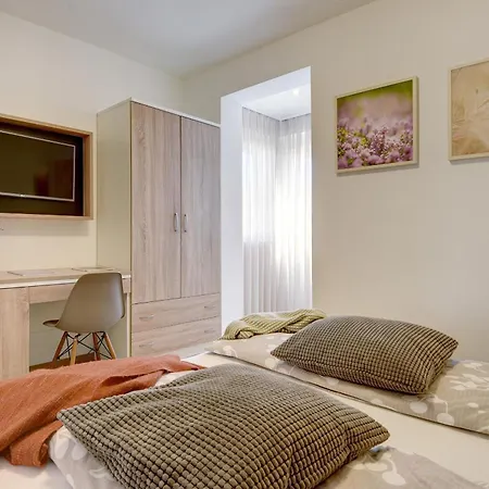 Klen For 15 People Near With Jacuzzi And Children Playgorund Willa