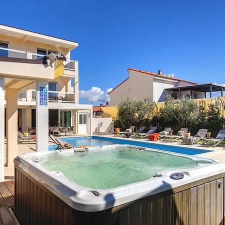 Villa Klen For 15 People Near With Jacuzzi And Children Playgorund *