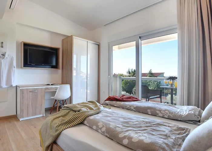 Willa Klen For 15 People Near With Jacuzzi And Children Playgorund *