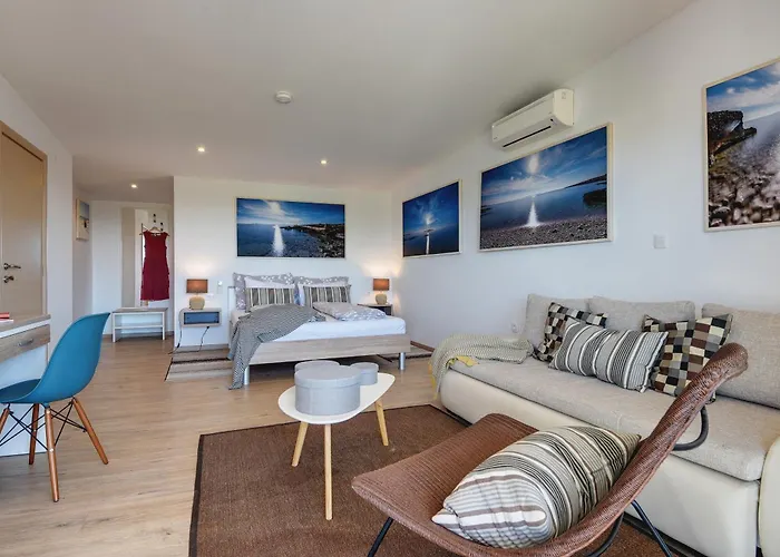 Klen For 15 People Near With Jacuzzi And Children Playgorund * Pula