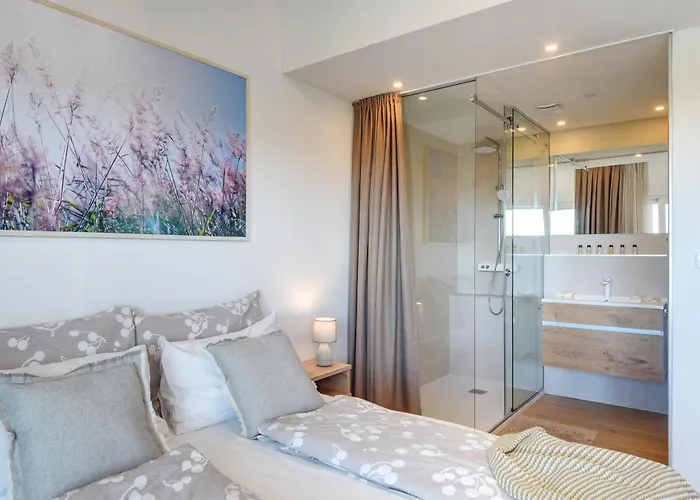 Willa Klen For 15 People Near With Jacuzzi And Children Playgorund Pula