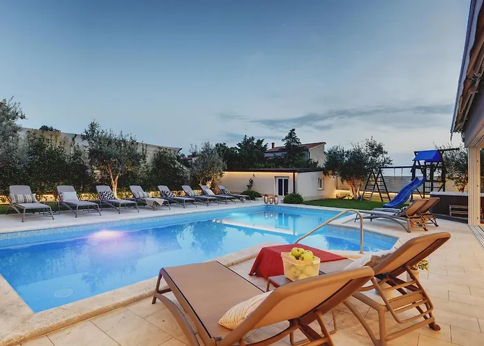 Willa Klen For 15 People Near With Jacuzzi And Children Playgorund *