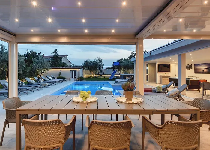Willa Klen For 15 People Near With Jacuzzi And Children Playgorund *